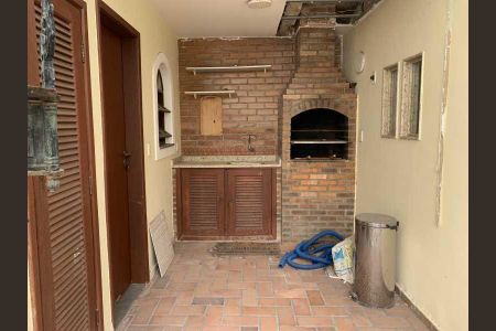 Casa de condomínio à venda com 418m², 3 quartos e 3 vagas