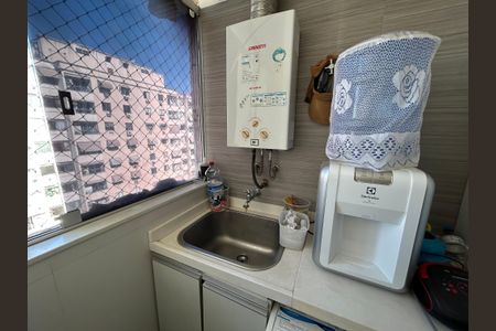 Apartamento para alugar com 70m², 3 quartos e 1 vagaÁrea de Serviço