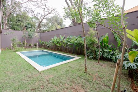 Casa de condomínio à venda com 621m², 4 quartos e 5 vagas Casa de condomínio à venda com 621m², 4 quartos e 5 vagasÁrea comum - Piscina