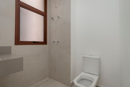 Casa de condomínio à venda com 621m², 4 quartos e 5 vagas Casa de condomínio à venda com 621m², 4 quartos e 5 vagasBanheiro da Suíte 3