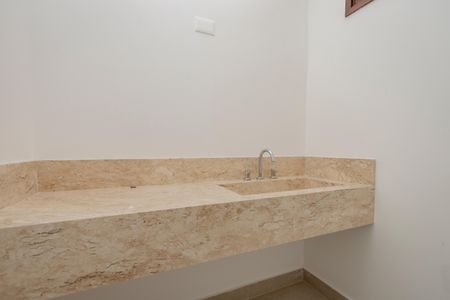 Casa de condomínio à venda com 621m², 4 quartos e 5 vagas Casa de condomínio à venda com 621m², 4 quartos e 5 vagasLavabo