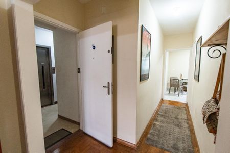 Apartamento à venda com 80m², 3 quartos e sem vaga Apartamento à venda com 80m², 3 quartos e sem vagaCorredor