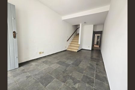 Casa à venda com 95m², 3 quartos e 2 vagasSala