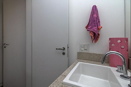Apartamento à venda com 76m², 2 quartos e 1 vagaBanheiro da Suíte 1