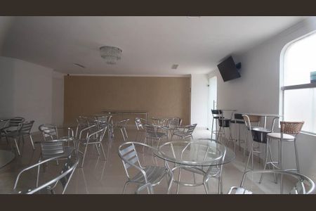 Apartamento para alugar com 70m², 2 quartos e 1 vagaÁrea comum - Salão de festas