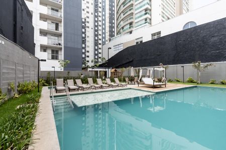 Apartamento à venda com 24m², 1 quarto e sem vaga Apartamento à venda com 24m², 1 quarto e sem vagaPiscina