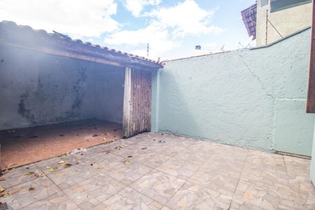 Casa para alugar com 51m², 2 quartos e 1 vagaQuintal
