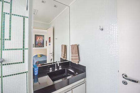 Apartamento à venda com 247m², 3 quartos e 4 vagasBanheiro da Suíte 2