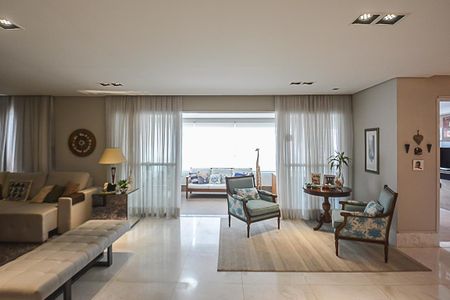 Apartamento à venda com 247m², 3 quartos e 4 vagasSala