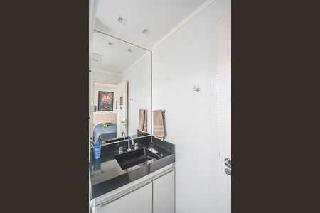 Apartamento à venda com 247m², 3 quartos e 4 vagasBanheiro da Suíte 2