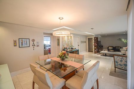 Apartamento à venda com 247m², 3 quartos e 4 vagasSala