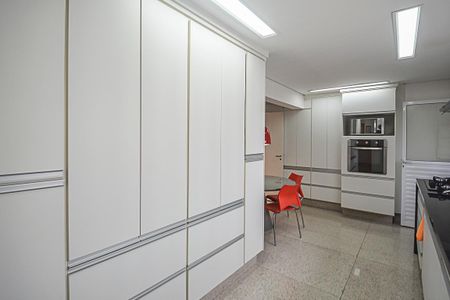 Apartamento à venda com 247m², 3 quartos e 4 vagasCozinha