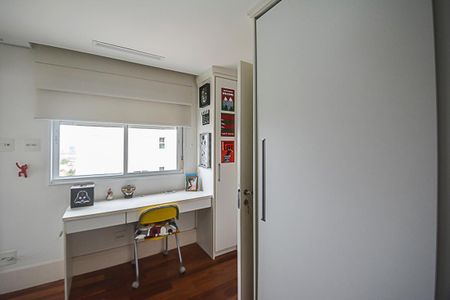 Apartamento à venda com 247m², 3 quartos e 4 vagas Suíte