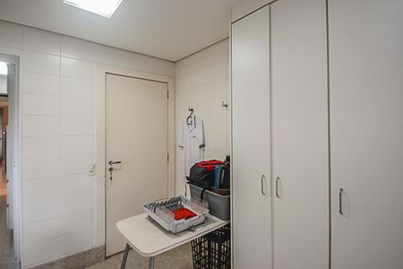 Apartamento à venda com 247m², 3 quartos e 4 vagasÁrea de Serviço