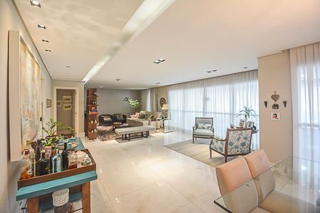 Apartamento à venda com 247m², 3 quartos e 4 vagasSala