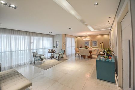 Apartamento à venda com 247m², 3 quartos e 4 vagasSala