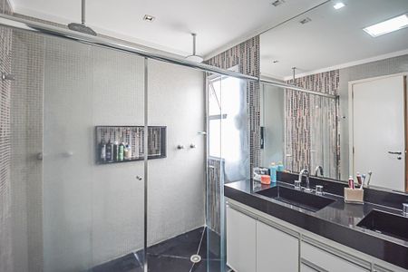 Apartamento à venda com 247m², 3 quartos e 4 vagasBanheiro da Suíte 3