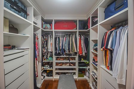 Apartamento à venda com 247m², 3 quartos e 4 vagasCloset da suíte 3