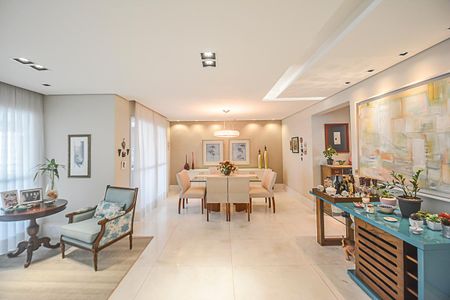 Apartamento à venda com 247m², 3 quartos e 4 vagasSala