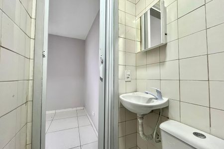 Banheiro de casa para alugar com 1 quarto, 20m² em Vila Campestre, São Paulo