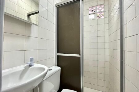 Banheiro de casa para alugar com 1 quarto, 20m² em Vila Campestre, São Paulo