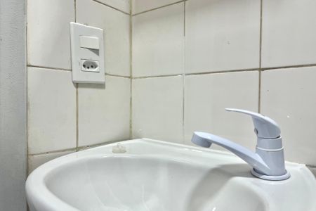 Banheiro de casa para alugar com 1 quarto, 20m² em Vila Campestre, São Paulo