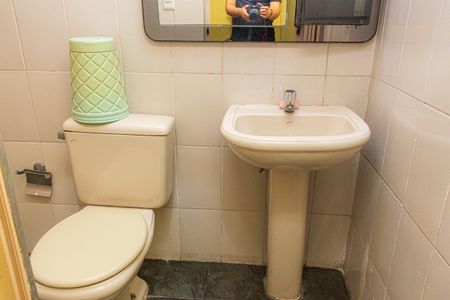 Casa de condomínio para alugar com 150m², 3 quartos e 2 vagasBanheiro da Suíte 3