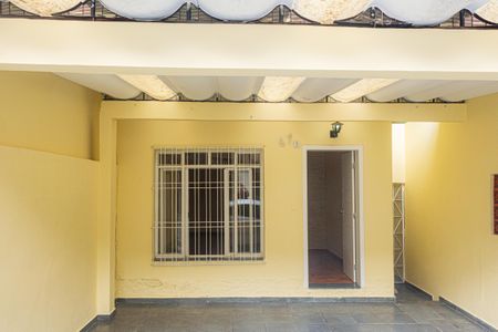 Casa de condomínio para alugar com 150m², 3 quartos e 2 vagasFachada