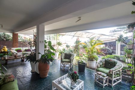 Casa de condomínio à venda com 465m², 5 quartos e 4 vagasVaranda