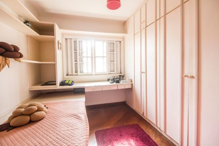 Casa de condomínio à venda com 465m², 5 quartos e 4 vagasQuarto 2