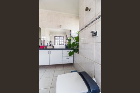 Casa de condomínio à venda com 465m², 5 quartos e 4 vagasBanheiro da Suíte 1