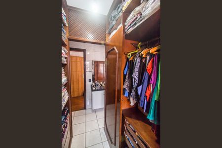 Casa de condomínio à venda com 465m², 5 quartos e 4 vagasCloset da suíte 1