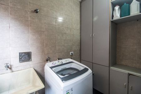 Casa de condomínio à venda com 465m², 5 quartos e 4 vagasÁrea de Serviço