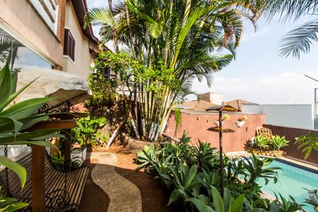 Casa de condomínio à venda com 465m², 5 quartos e 4 vagasVaranda