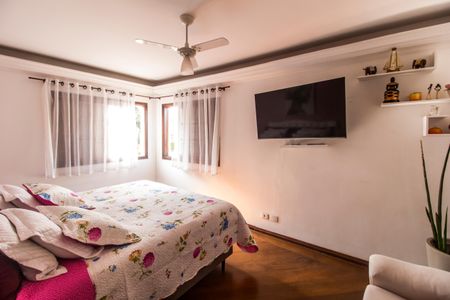 Casa de condomínio à venda com 465m², 5 quartos e 4 vagasSuíte 1