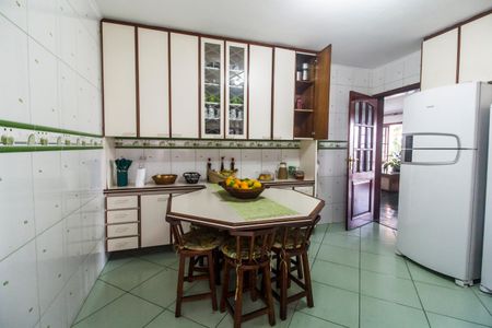 Casa de condomínio à venda com 465m², 5 quartos e 4 vagasCozinha