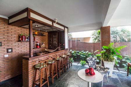 Casa de condomínio à venda com 465m², 5 quartos e 4 vagasVaranda