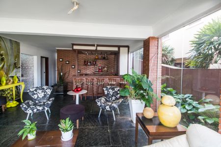 Casa de condomínio à venda com 465m², 5 quartos e 4 vagasVaranda