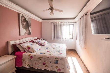 Casa de condomínio à venda com 465m², 5 quartos e 4 vagasSuíte 1