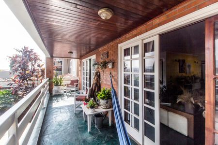 Casa de condomínio à venda com 465m², 5 quartos e 4 vagasVaranda