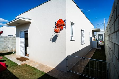 Casa para alugar com 74m², 3 quartos e 2 vagasQuintal