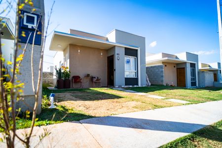 Casa para alugar com 74m², 3 quartos e 2 vagasFachada