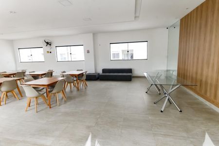 Apartamento à venda com 53m², 2 quartos e 1 vaga Apartamento à venda com 53m², 2 quartos e 1 vagaÁrea comum - Salão de festas