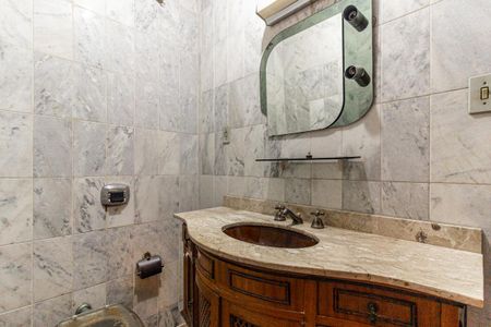 Casa à venda com 477m², 5 quartos e 5 vagasLavabo