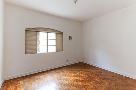 Casa à venda com 477m², 5 quartos e 5 vagasSuíte 2