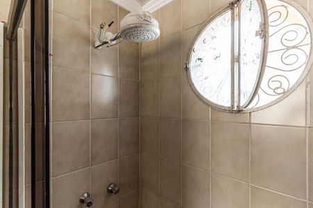 Casa à venda com 477m², 5 quartos e 5 vagasBanheiro da Suíte 1