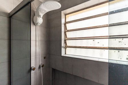 Casa à venda com 477m², 5 quartos e 5 vagasBanheiro da Suíte 2