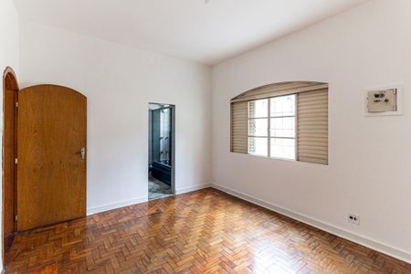 Casa à venda com 477m², 5 quartos e 5 vagasSuíte 2
