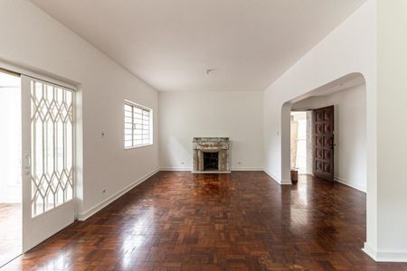 Casa à venda com 477m², 5 quartos e 5 vagasSala