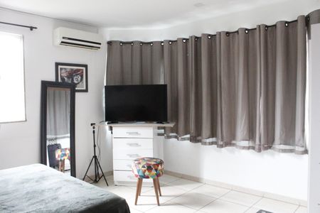 Casa de condomínio à venda com 70m², 1 quarto e 1 vagaSala